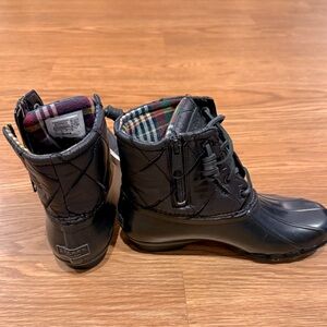 Sperry New with tags, these are size 6 Sperry waterproof boots.